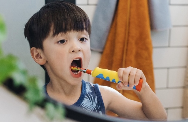 bàn chải đánh răng cho bé