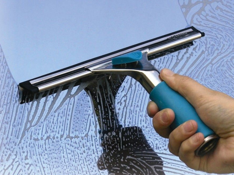 dụng cụ vệ sinh kính chuyên nghiệp