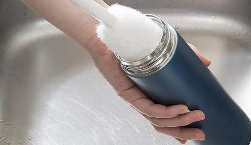 cách vệ sinh bình giữ nhiệt mới mua