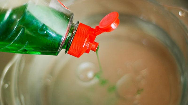 cách vệ sinh bình giữ nhiệt mới mua