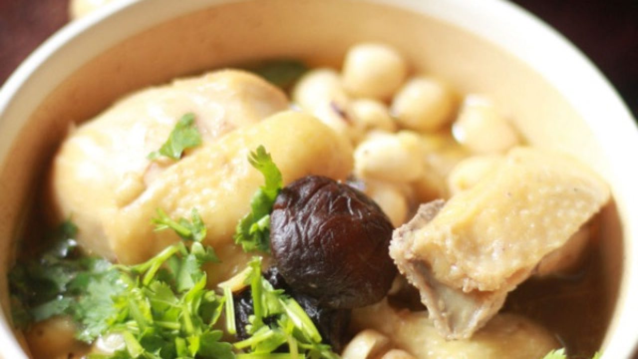 Hầm gà bằng nồi cơm điện