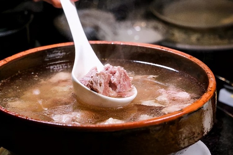 Hầm xương bằng nồi cơm điện