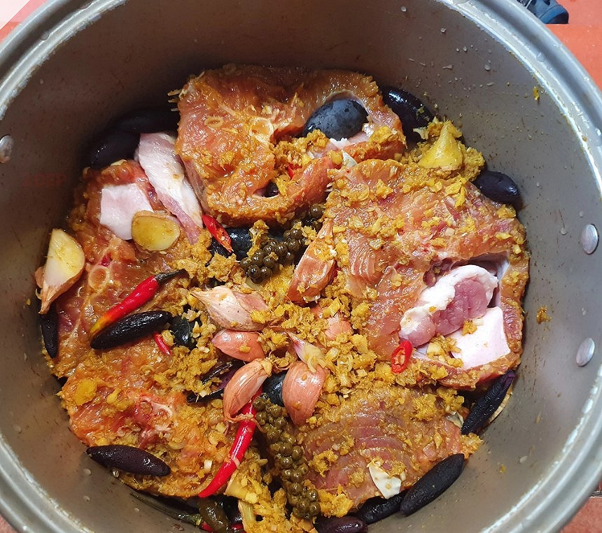 kho cá bằng nồi cơm điện