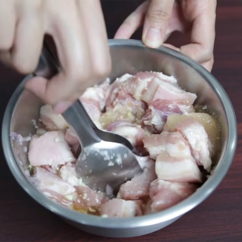 Kho thịt bằng nồi áp suất