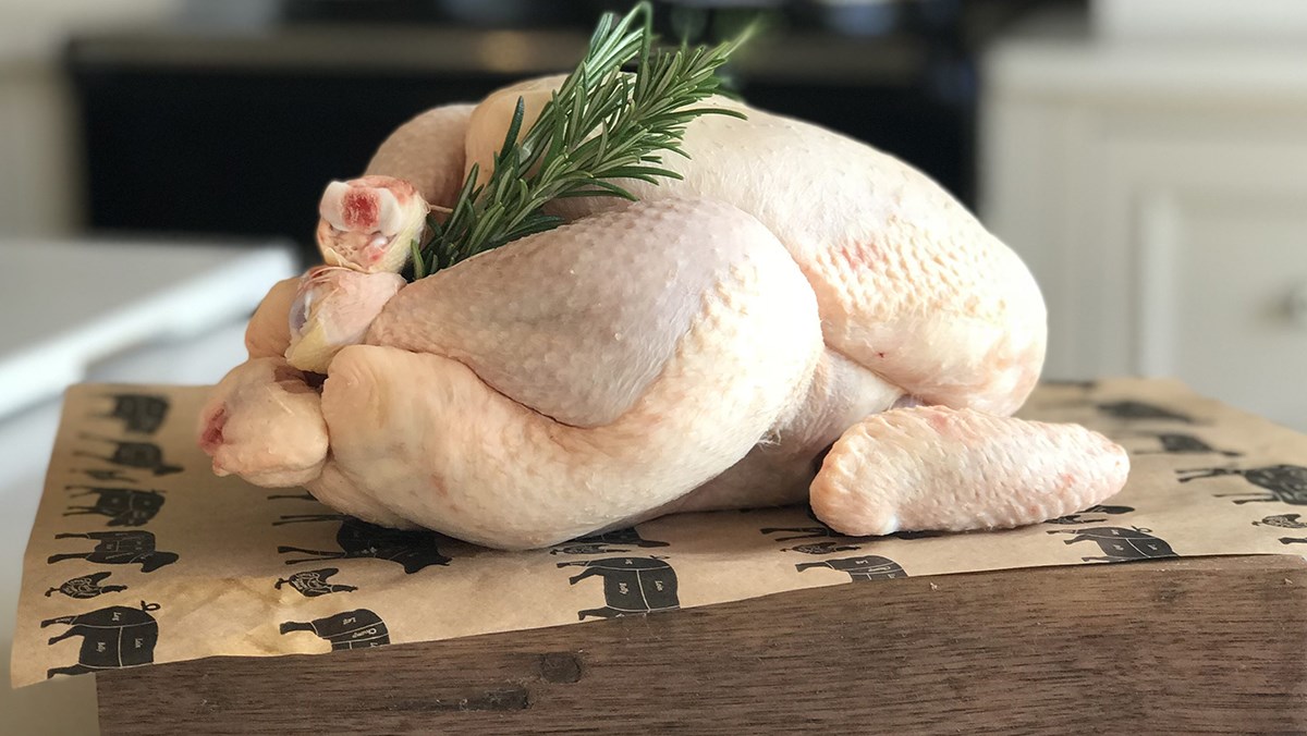 Luộc gà bằng nồi cơm điện