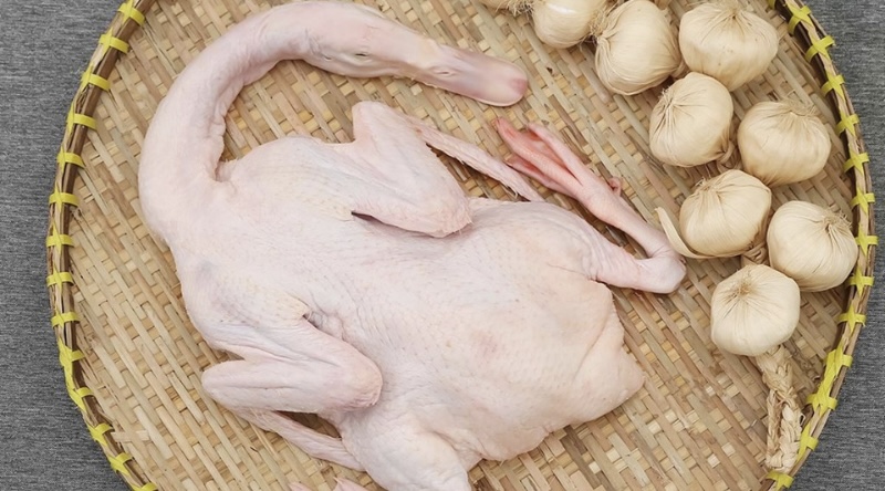 nướng vịt bằng nồi chiên không dầu