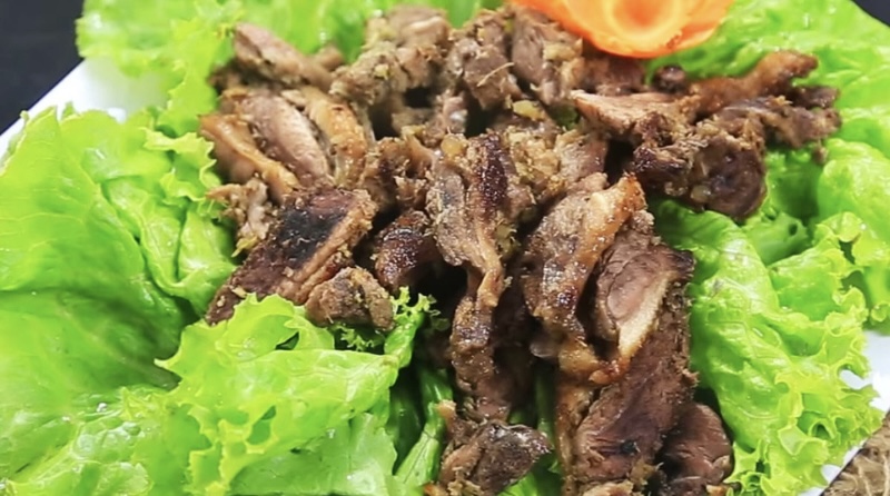 nướng vịt bằng nồi chiên không dầu